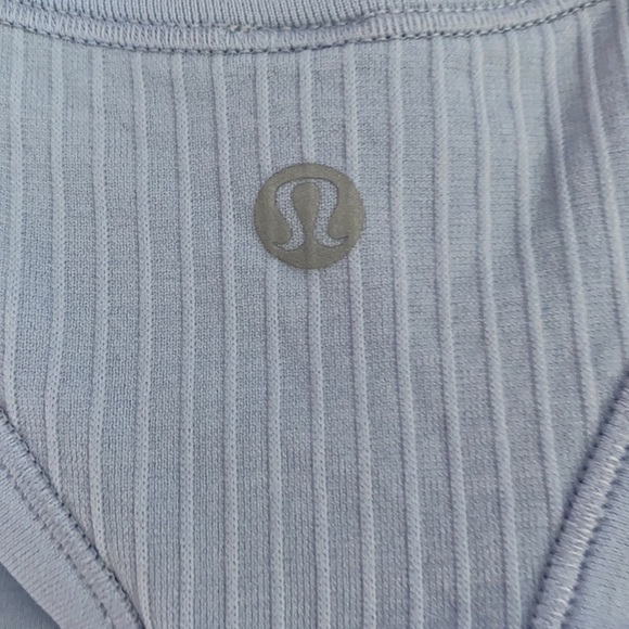 ❤️ Lululemon Ebb to Street RB Crop Tank Blue Linen Size 6 NWT - Picture 10 of 11